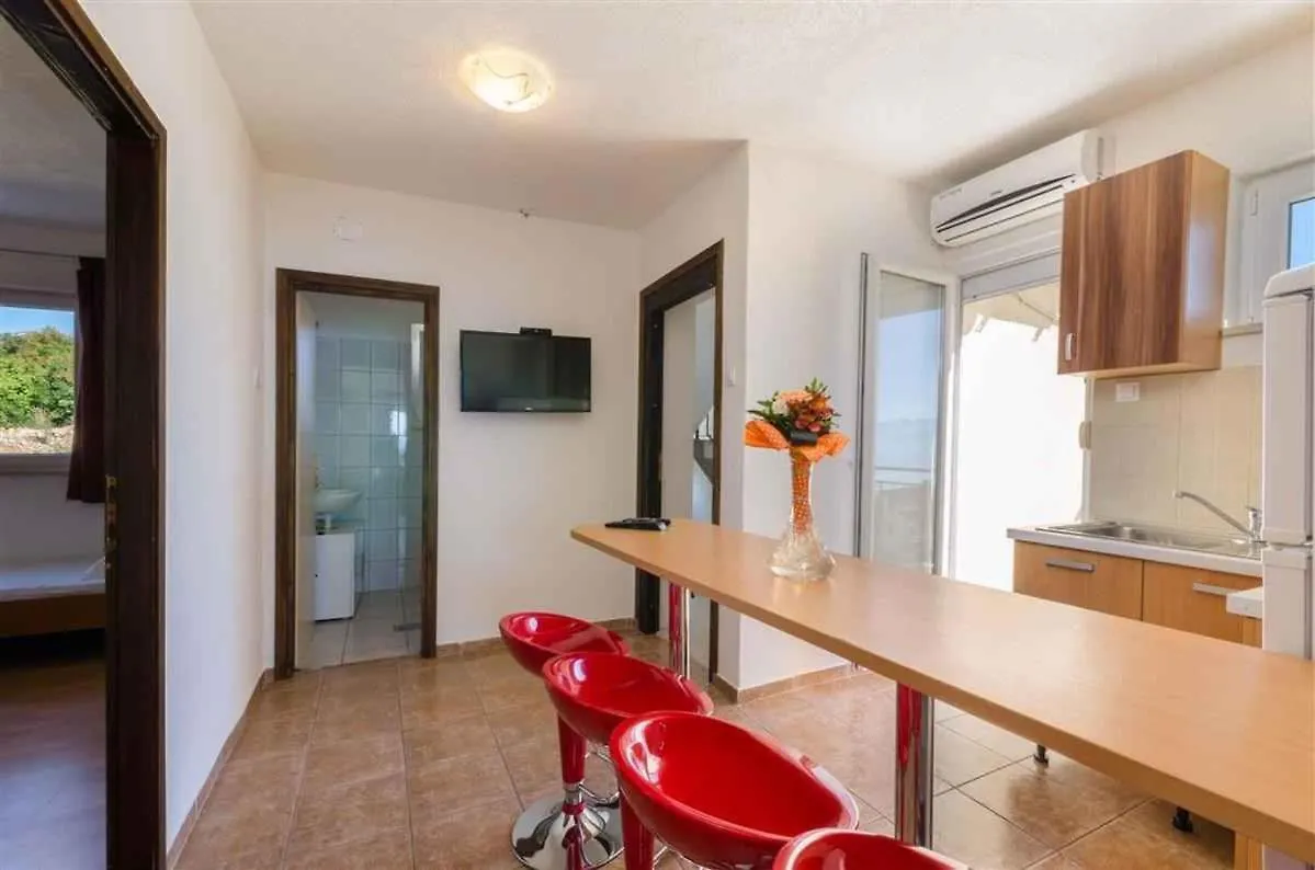 Apartment In Novi Vinodolski 15442