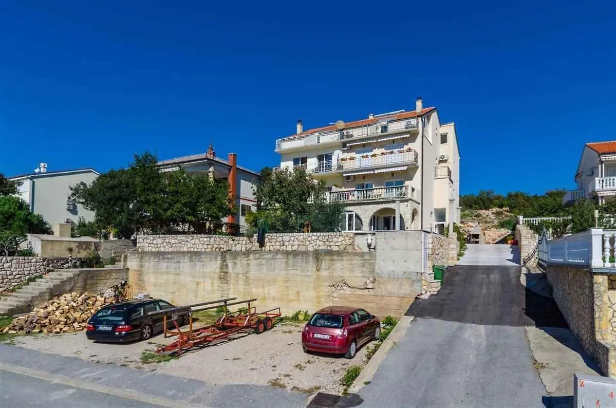 Apartment In Novi Vinodolski 15442