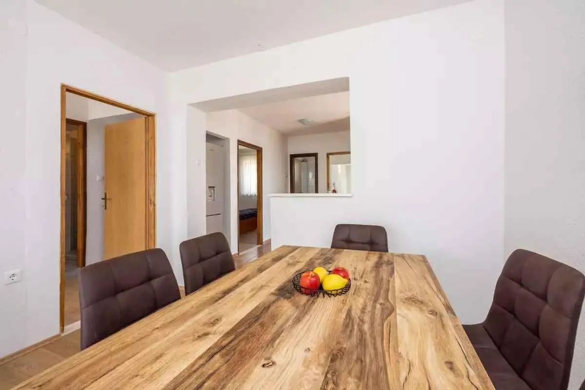 Apartment In Novi Vinodolski 15442