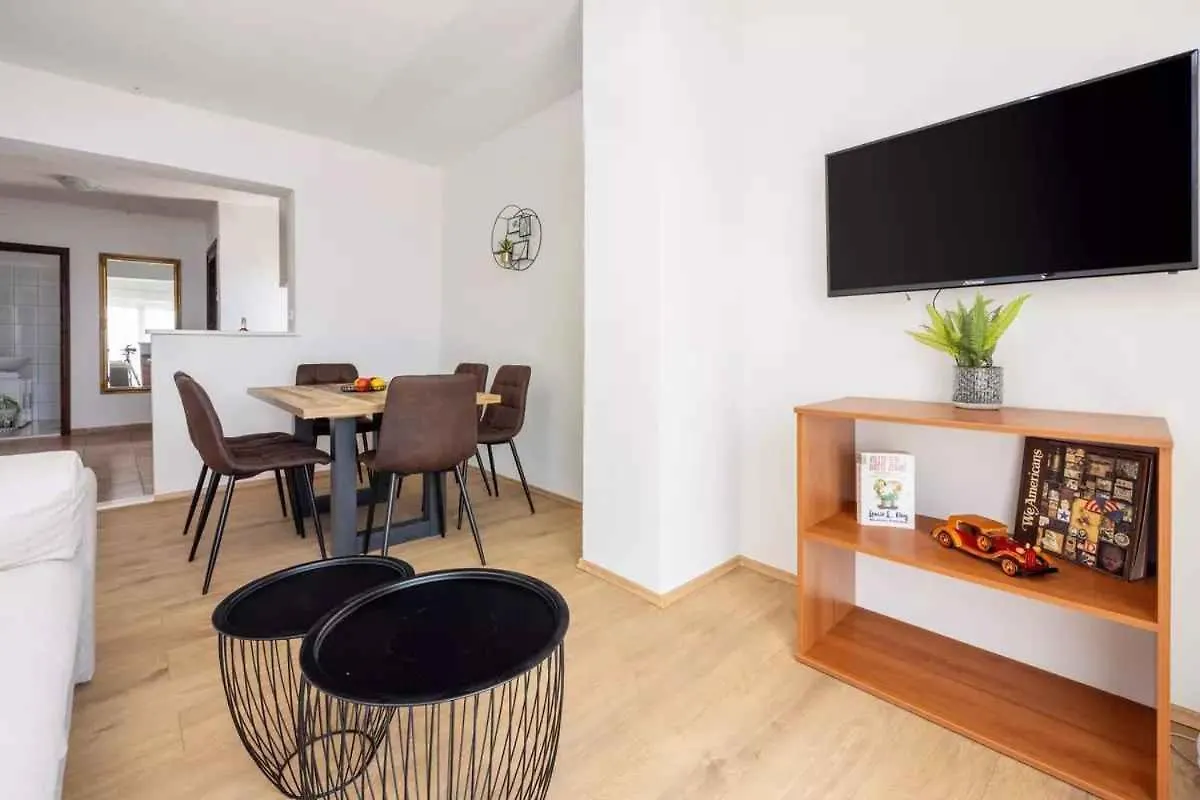 Apartment In Novi Vinodolski 15442