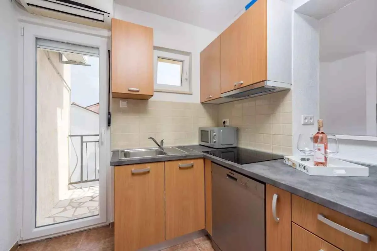 Apartment In Novi Vinodolski 15442
