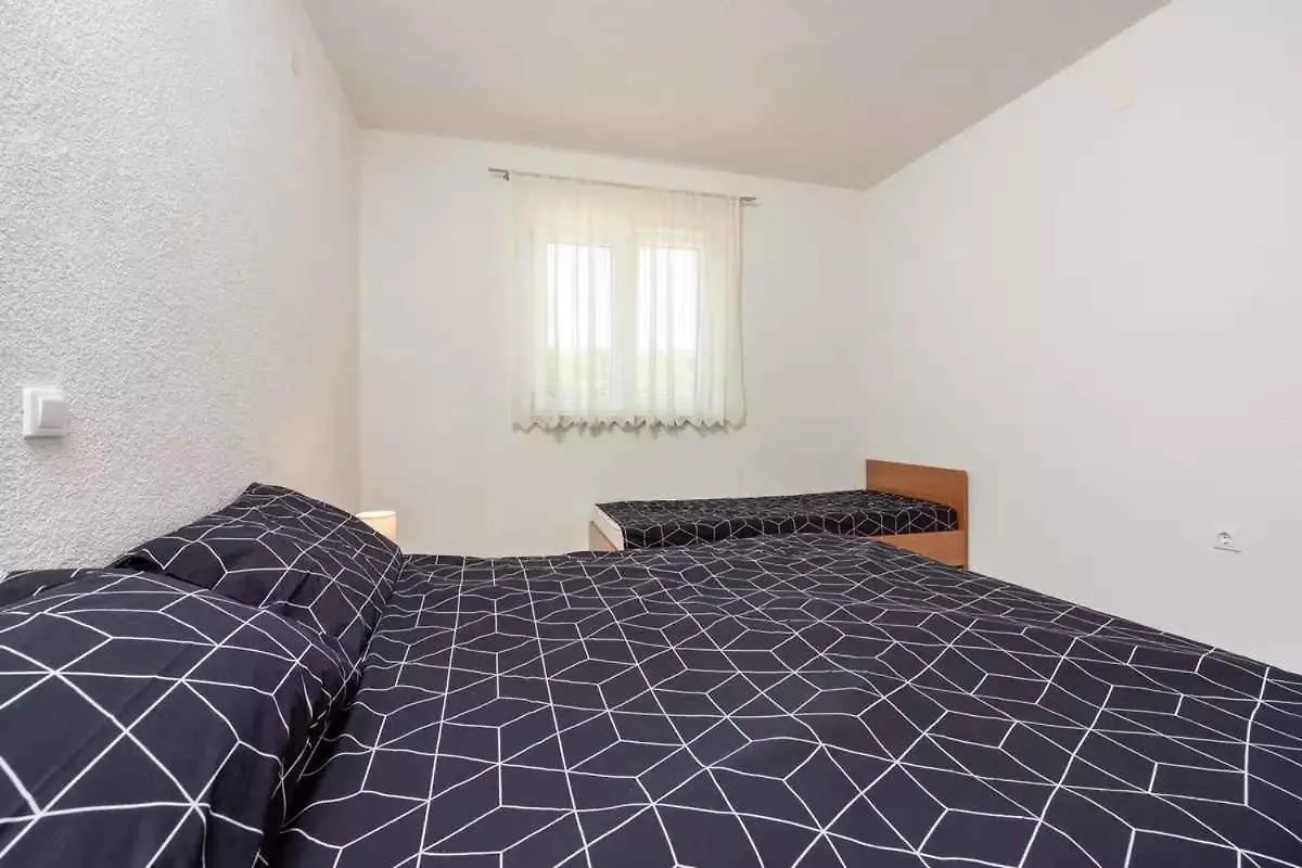 Apartment In Novi Vinodolski 15442